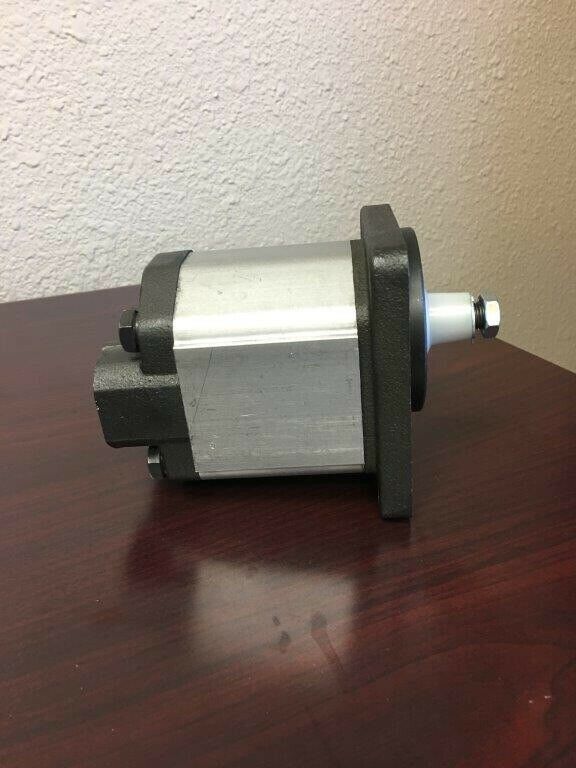 HITACHI 9218005 HYDROSTATIC TRANSMISSION CHARGE PUMP